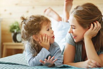 3 lần nấu mì cho con ăn, bố đều lén làm 1 điều khiến con học được cách cư xử tốt